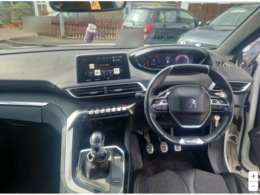 Peugeot 3008 Puretech Gt Line White #3
