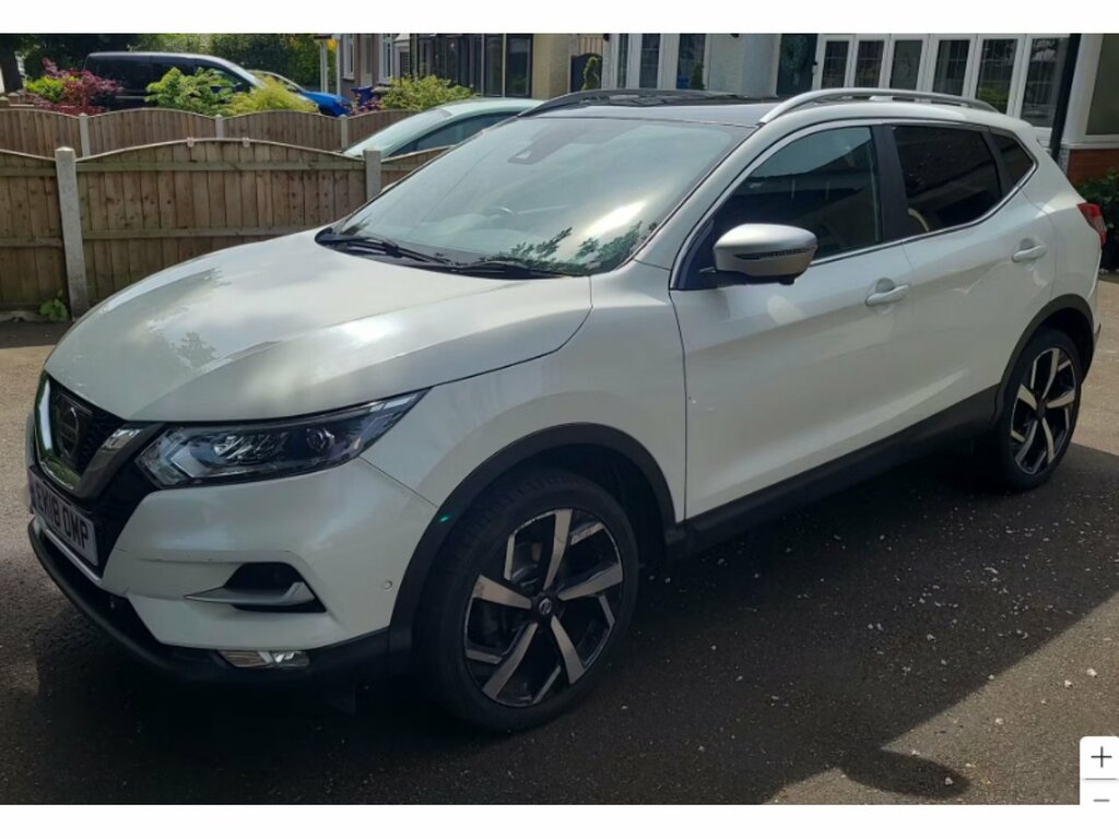Nissan Qashqai Dig-t Tekna White
