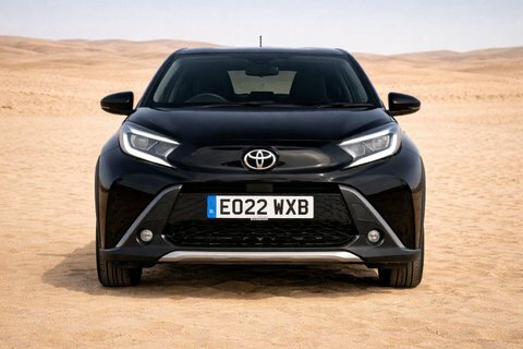 Toyota Aygo X 1.0 Vvt-i Pure EO22WXB Black #2