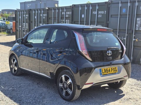 Toyota Aygo 1.0 Vvt-i X-clusiv LR64PXG Black #4