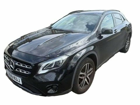 Mercedes-Benz GLA Class 1.6 Gla180 Gpf LX69KUJ Black #2
