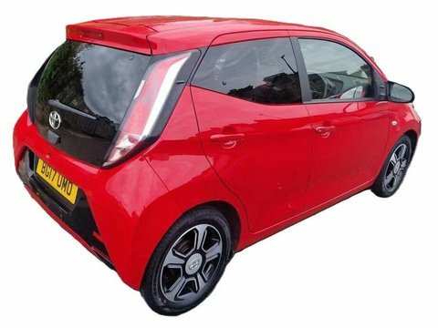 Toyota Aygo 1.0 Vvt-i X-clusiv3 BG17UMO Red #4