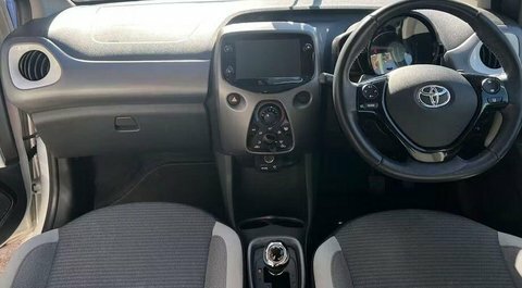 Toyota Aygo 1.0 Vvt-i X-play EO21RYH White #5