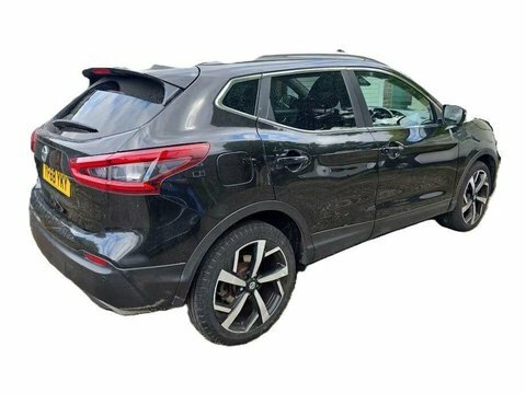 Nissan Qashqai 1.3 Dig-t Tekna YF68YKY Black #4