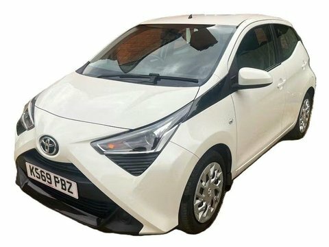 Toyota Aygo 1.0 Vvt-i X-play KS69PBZ White #2