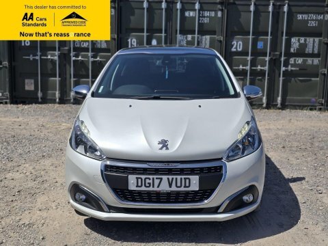 Peugeot 208 1.2 Puretech Allure DG17VUD White #2