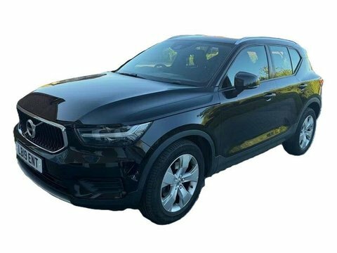 Volvo XC40 2.0 T4 Momentum Black