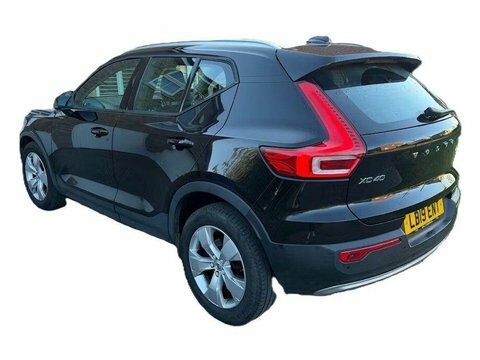 Volvo XC40 2.0 T4 Momentum LB19ENT Black #2