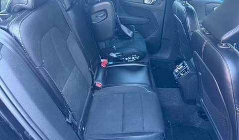 Volvo XC40 2.0 T4 Momentum LB19ENT Black #5