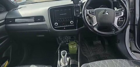 Mitsubishi Outlander 2.4H Twinmotor 13.8Kwh WV70SZR White #5
