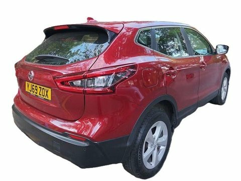 Nissan Qashqai 1.3 Dig-t Acenta YJ69ZOX Red #3