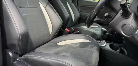 Toyota Yaris 1.5 Vvt-h Gr MK69ZVA White #5