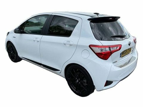 Toyota Yaris 1.5 Vvt-h Gr MK69ZVA White #2
