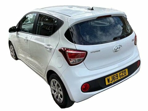 Hyundai I10 1.2 Se Hatchback WJ69GZD White #2