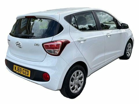 Hyundai I10 1.2 Se Hatchback WJ69GZD White #3