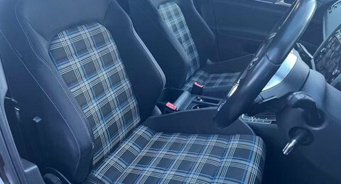 Volkswagen e-Golf 1.4 Tsi 8.7Kwh RE18UHS Black #6