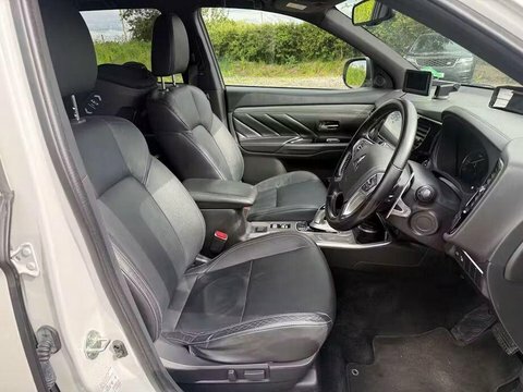 Mitsubishi Outlander 2.4H Twinmotor 13.8Kwh FT19XHJ White #6