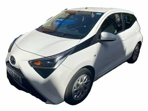 Toyota Aygo 1.0 Vvt-i X-play AX21DTK White #2