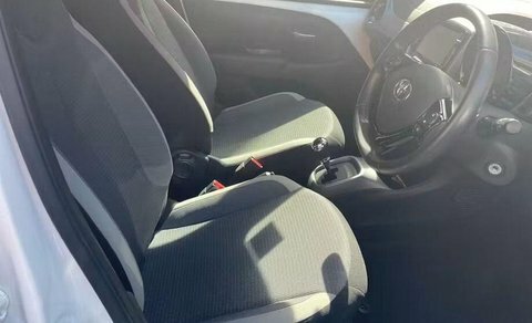 Toyota Aygo 1.0 Vvt-i X-play AX21DTK White #5