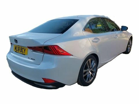 Lexus IS 2.5 300H Executive White #4