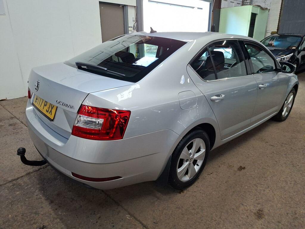 Skoda Octavia 2.0 Tdi Se Technology Hatchback Silver #6