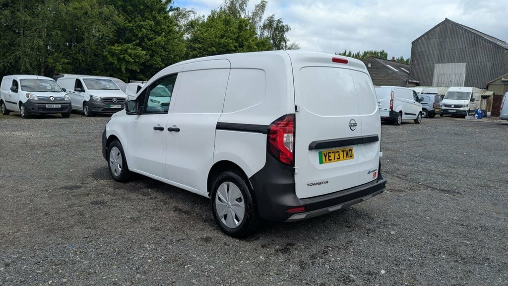 Nissan TOWNSTAR Acenta 45 Kwh L1 122 Ps Free 3 Year White #3