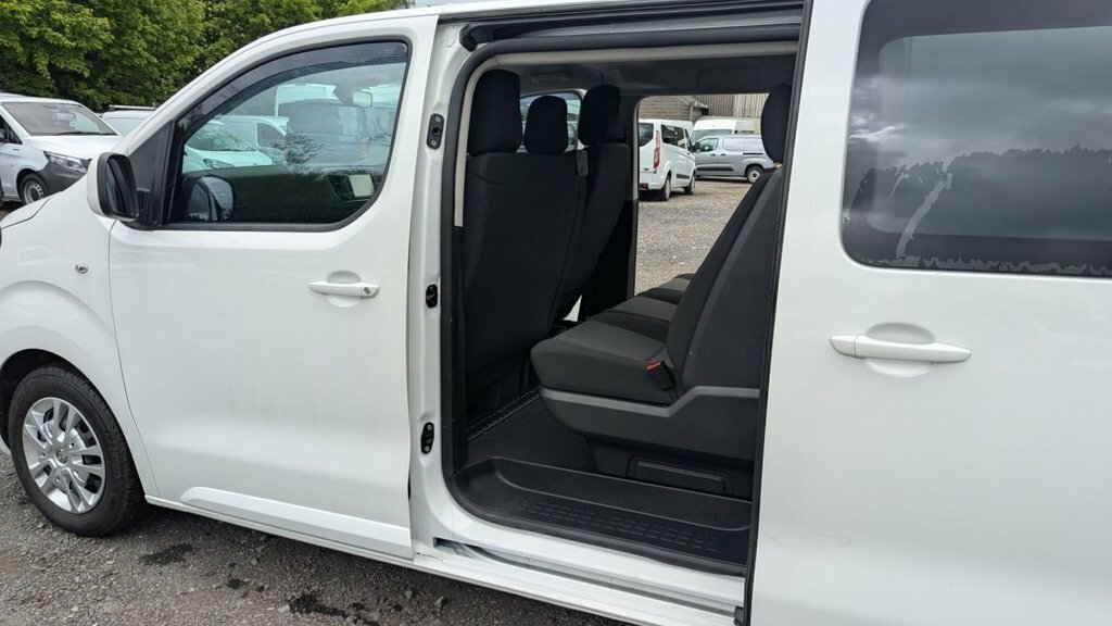 Vauxhall Vivaro Crew Van L2 Turbo D 120 Ps Sportive Lwb 3100 2.0 L DY21LHX  #2