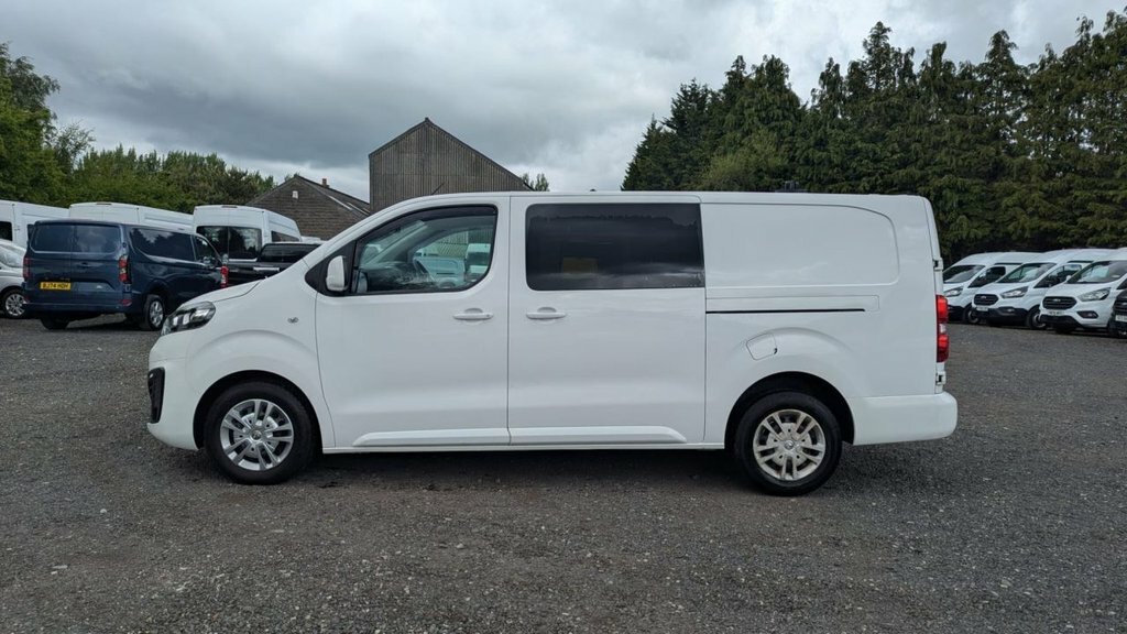 Vauxhall Vivaro Crew Van L2 Turbo D 120 Ps Sportive Lwb 3100 2.0 L DY21LHX #2