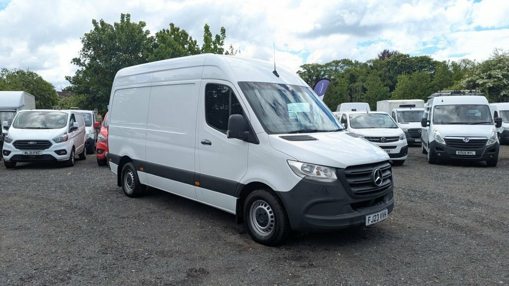 Mercedes-Benz Sprinter L2 H2 Progressive 317 Cdi Rear Wheel Drive Premium 