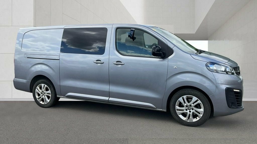 Vauxhall Vivaro Crew Van Sportive Elite L2 H1 145 Ps 2.0 Ltr Turbo FE22OVU #5