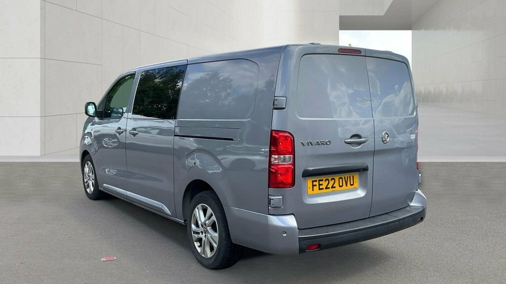 Vauxhall Vivaro Crew Van Sportive Elite L2 H1 145 Ps 2.0 Ltr Turbo FE22OVU #3