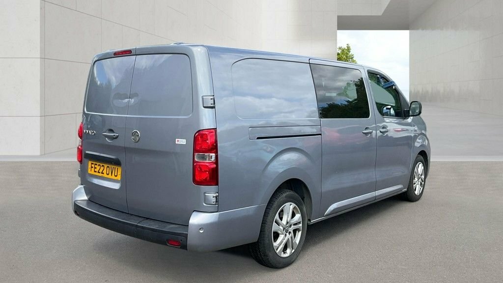 Vauxhall Vivaro Crew Van Sportive Elite L2 H1 145 Ps 2.0 Ltr Turbo FE22OVU #4