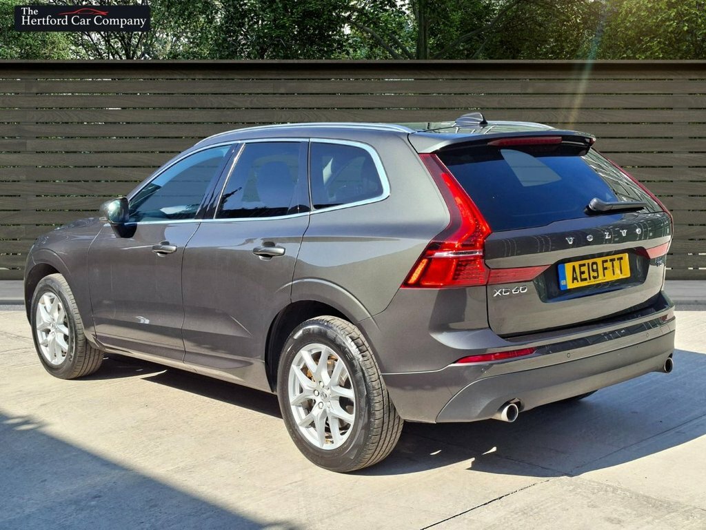 Volvo XC60 2L Momentum AE19FTT Grey #5