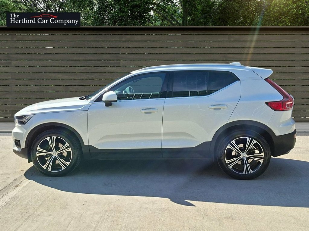 Volvo XC40 2L Inscription Pro KX68MXA White #4