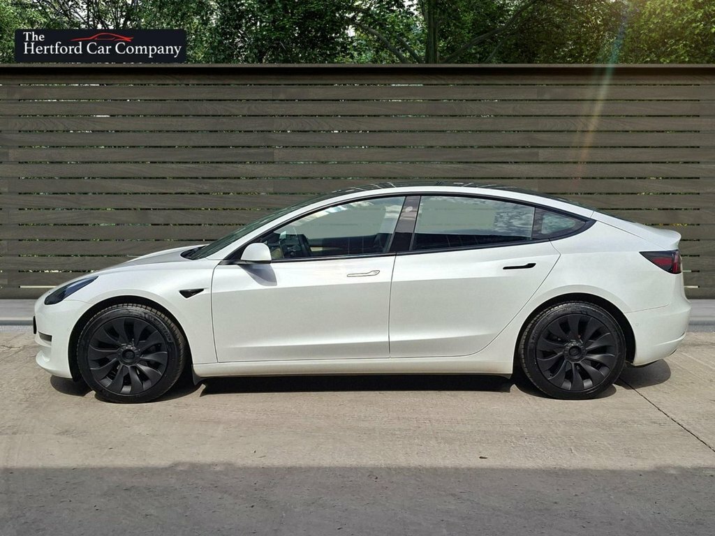 Tesla Model 3 Saloon WR71OOC White #4