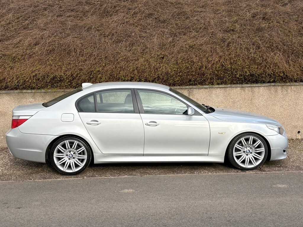 BMW 5 Series 530D M Sport - 2006 06 YD06UWK Silver #2