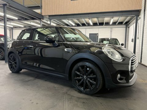 Mini Hatch 1.5 Cooper Black
