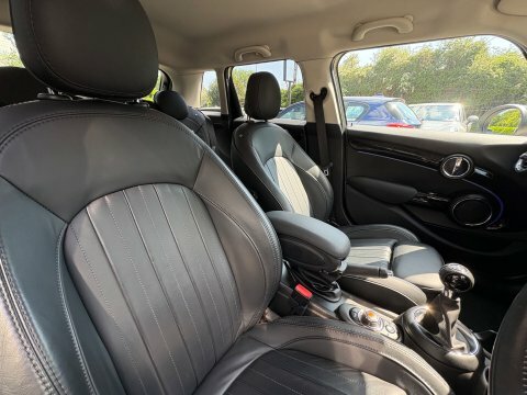 Mini Hatch 2019 68 Cooper   #4