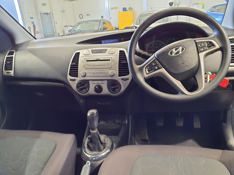 Hyundai I20 Comfort Black #6