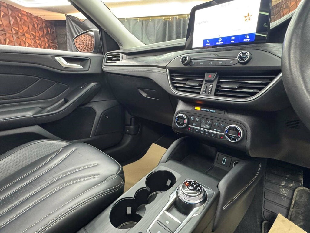 Ford Focus Vignale Ecoblue EO69PLJ #6