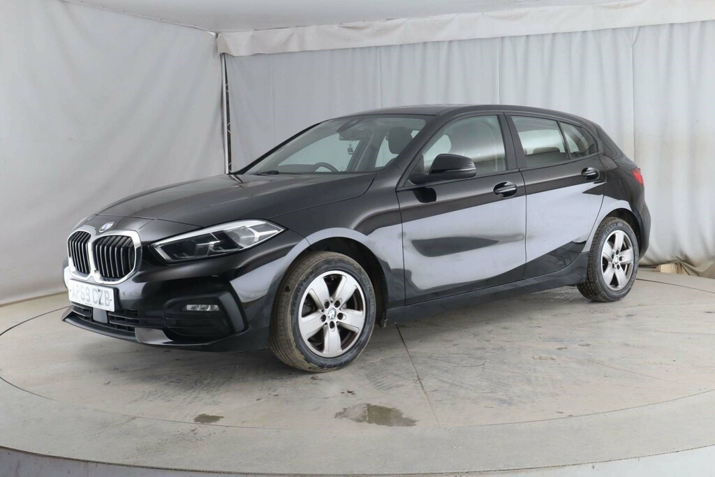 BMW 1 Series 116D Se AP69CZB Black #3