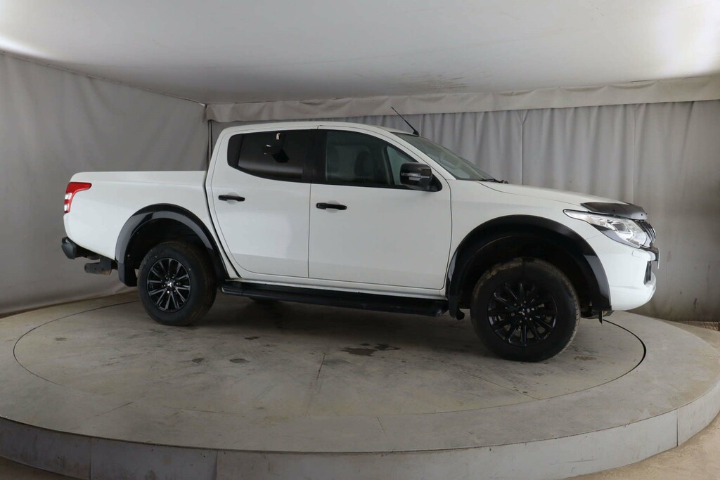 Mitsubishi L200 Challenger Di-d 4Wd White #2
