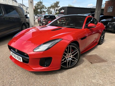 Jaguar F-Type 2.0I Chequered Flag 