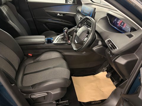 Peugeot 3008 1.2 Puretech Allure LX21XUD  #3