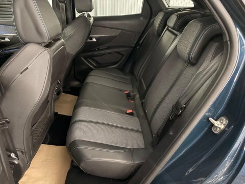 Peugeot 3008 1.2 Puretech Allure LX21XUD  #6