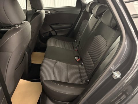 Kia Ceed 1.5 T-gdi 2 LG23VFV #6