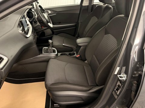 Kia Ceed 1.5 T-gdi 2 LG23VFV #4