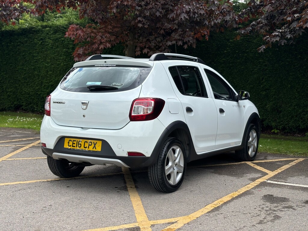 Dacia Sandero Stepway Hatchback CE16CPX White #5