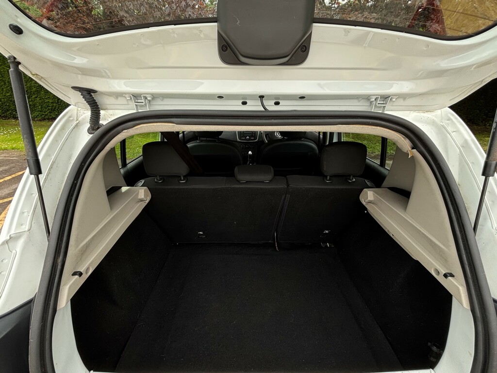 Dacia Sandero Stepway Hatchback CE16CPX White #6