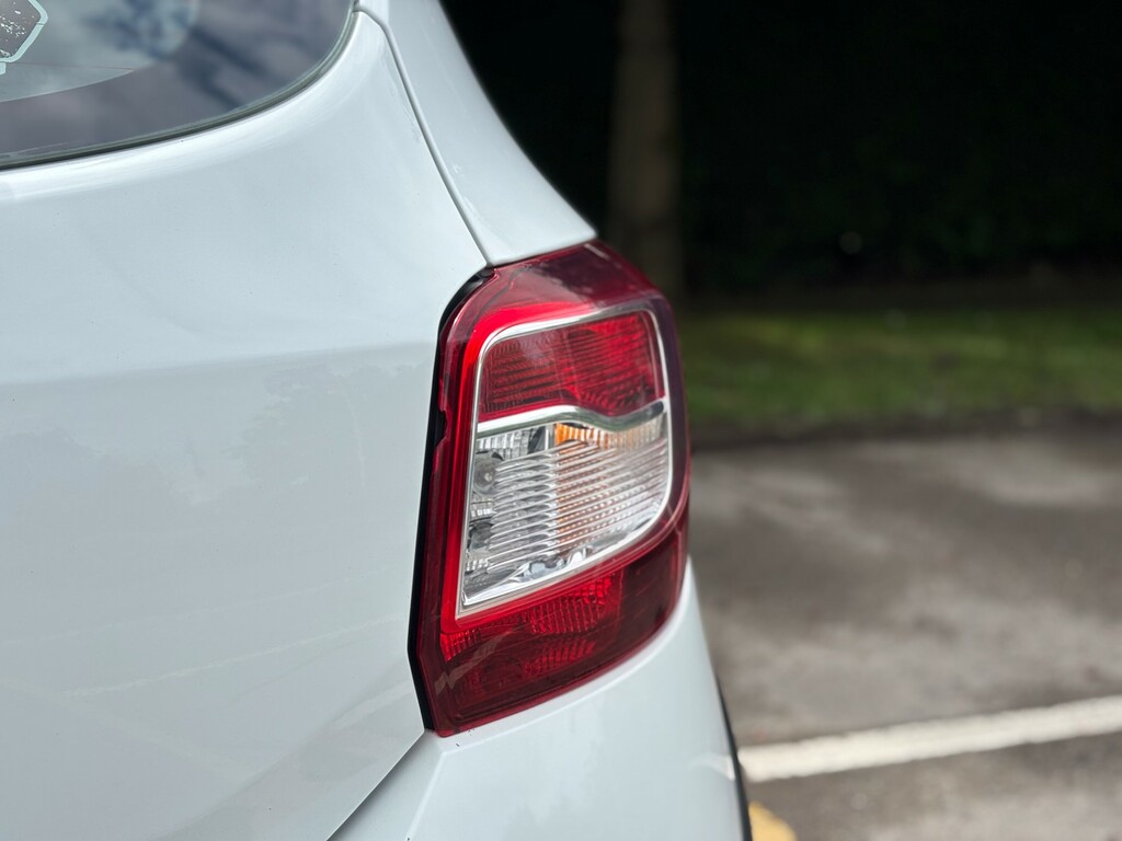 Dacia Sandero Stepway Hatchback CE16CPX White #6